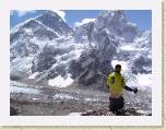 15April05 - EverestTrek 228 * The bum (again) this time on top of the world (well as far as Andy is going to get to being on top of the world).
Note : Oh yeah, Everest off to the left there. * 2048 x 1536 * (699KB)